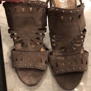 NEVER WORN VINCE CAMUTO SZ 10